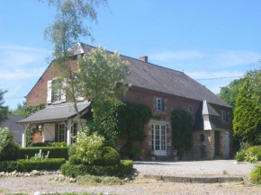 Cottage in Englancourt with Fenced Garden